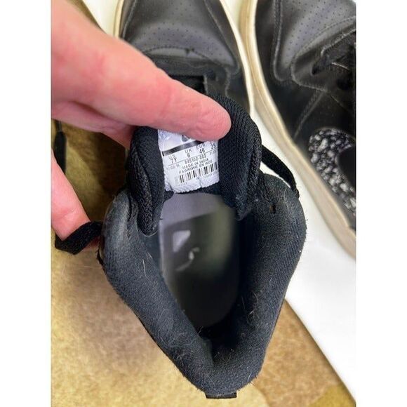 Nike Air Force black high tops with a pebbled looking swoosh  Size 7Y - Picture 5 of 9